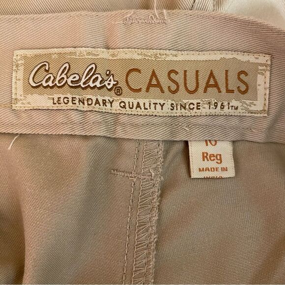 Cabela's Casuals Khaki Brown Cargo Shorts Womens Size 10 Regular Pockets - Picture 3 of 6